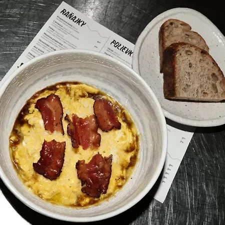 Sundeck - Party Boat Hotel Bratislava