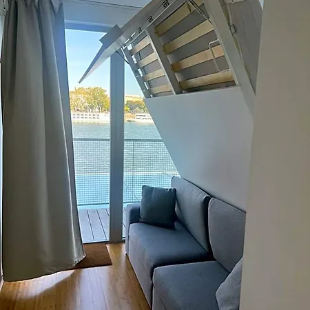 Sundeck - Party Boat Ξενοδοχείο