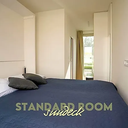 Sundeck - Party Boat Ξενοδοχείο