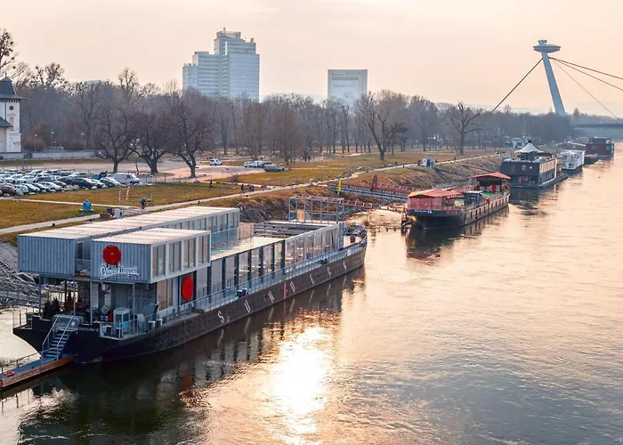 Sundeck - Party Boat