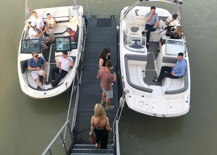 ホテル Sundeck - Party Boat 3*