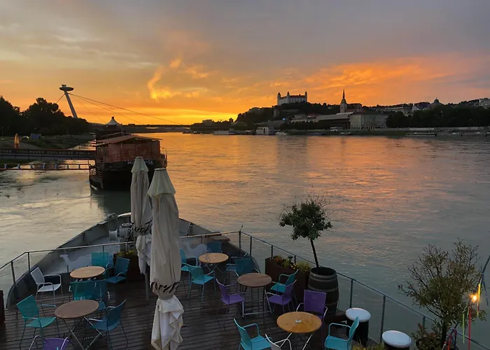 Sundeck - Party Boat Hotel Bratislava