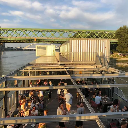 Hotell Sundeck - Party Boat Bratislava